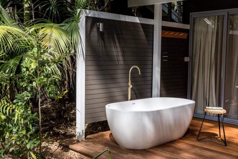 Garden Cottage outdoor bath, Lord Howe Island