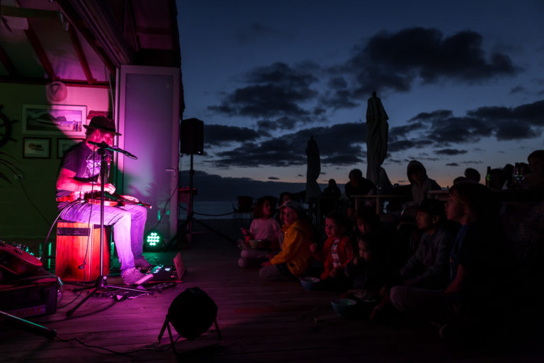 Juzzie Smith sunset performance at the boatshed